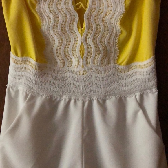 Yellow and white romper like new - Picture 3 of 4